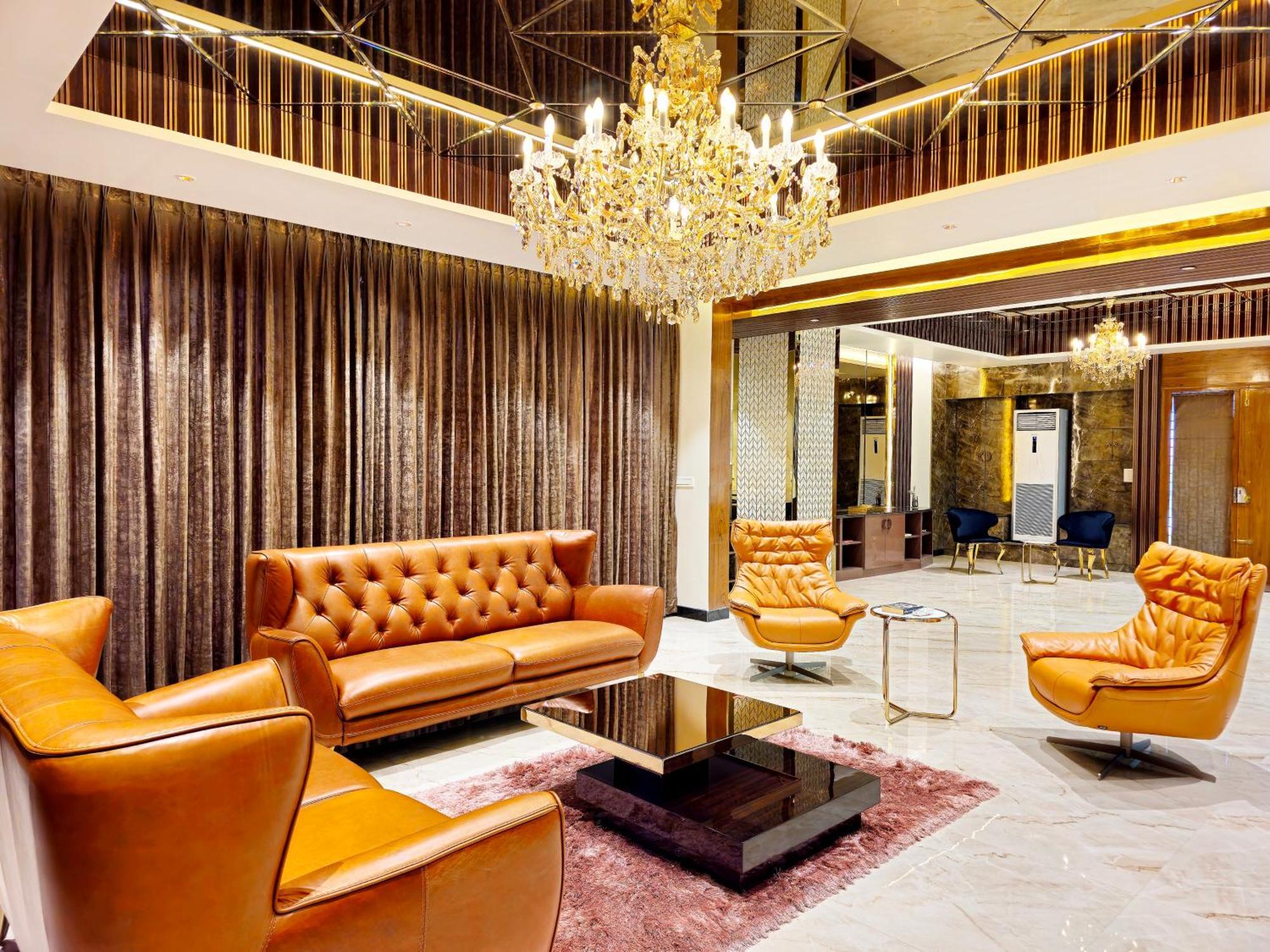 The Pentouz On 100 Feet Road Indiranagar - An Urban Luxury Retreat Apartment Бангалор Екстериор снимка