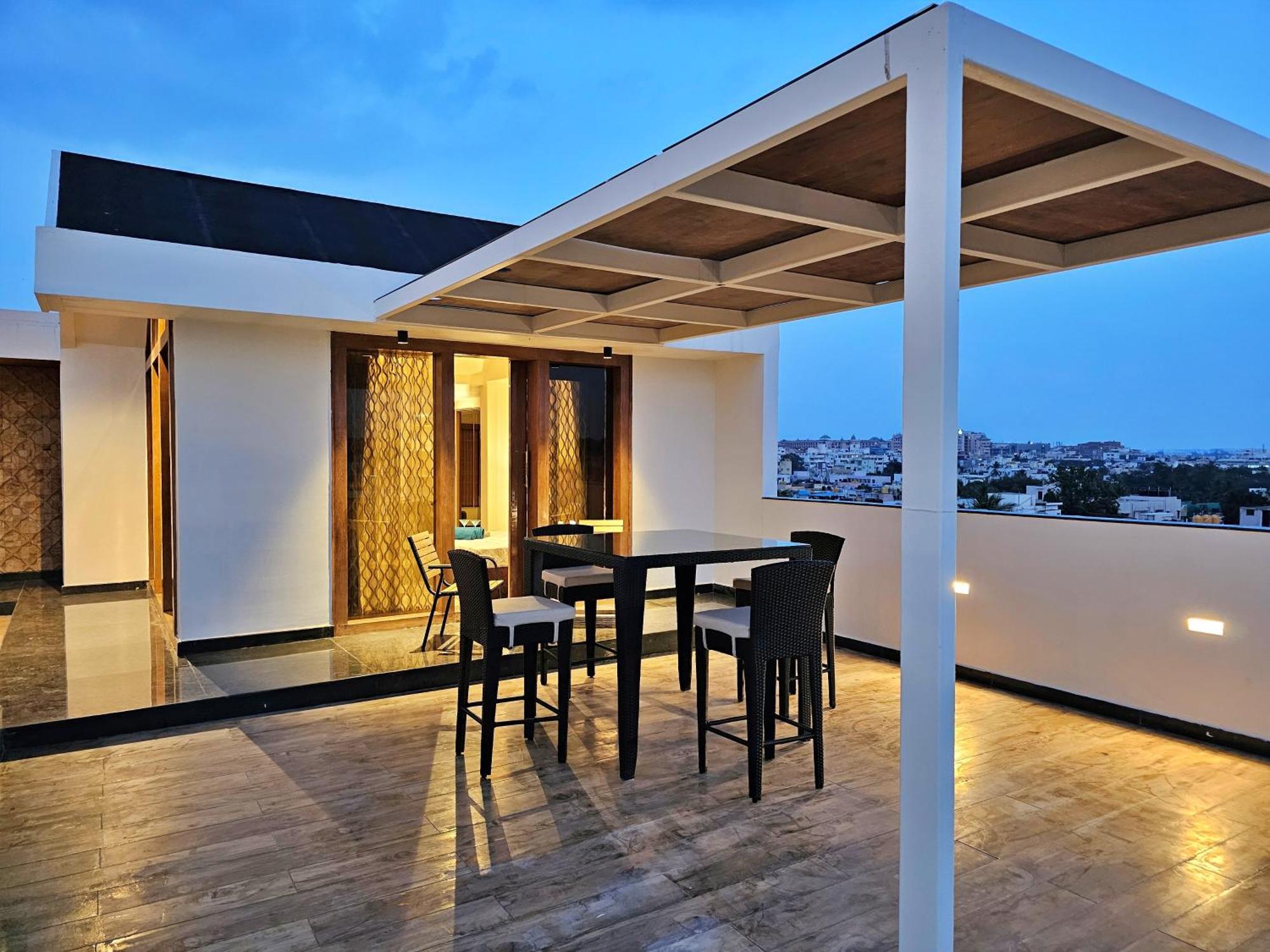 The Pentouz On 100 Feet Road Indiranagar - An Urban Luxury Retreat Apartment Бангалор Екстериор снимка