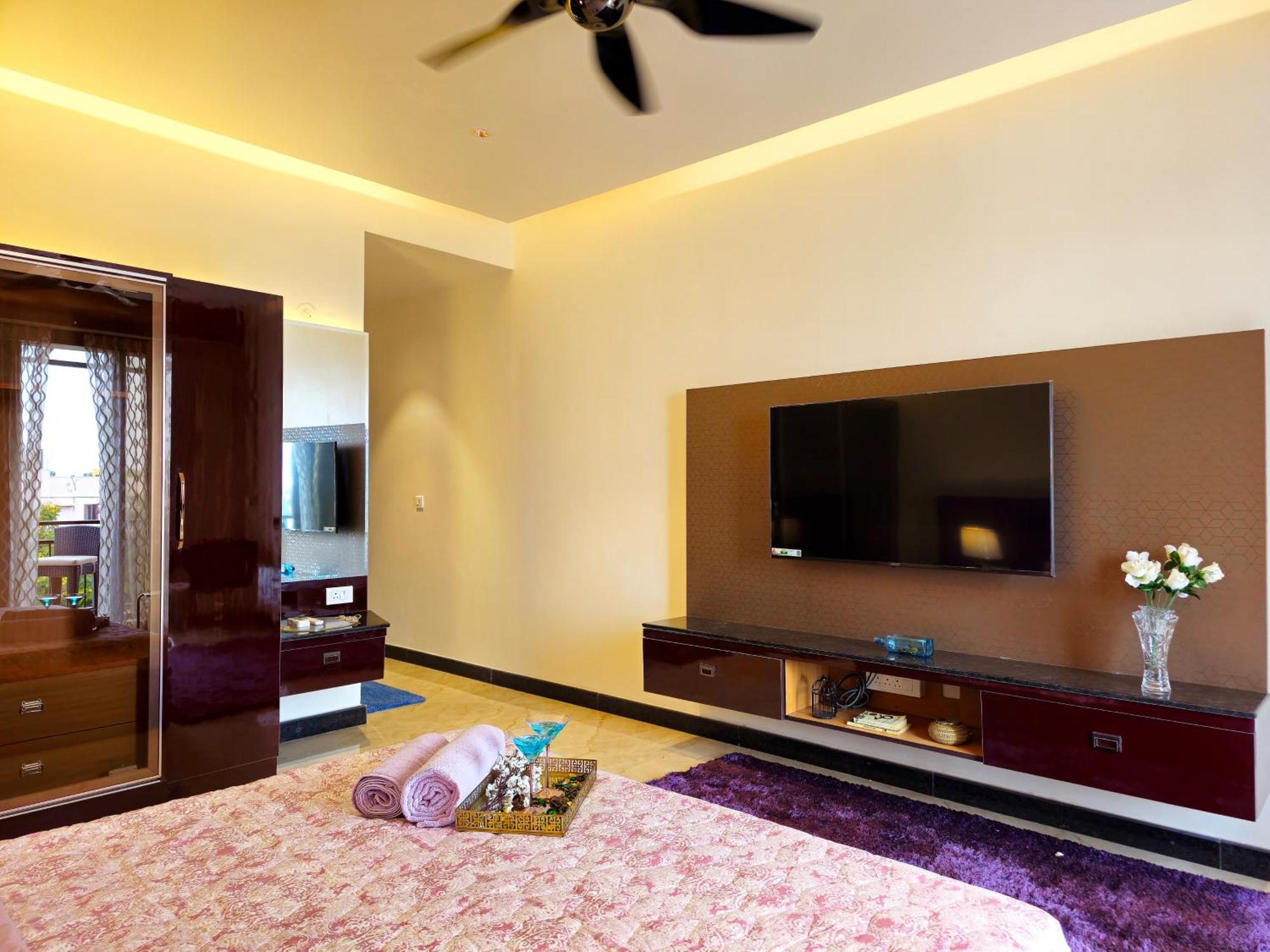 The Pentouz On 100 Feet Road Indiranagar - An Urban Luxury Retreat Apartment Бангалор Екстериор снимка