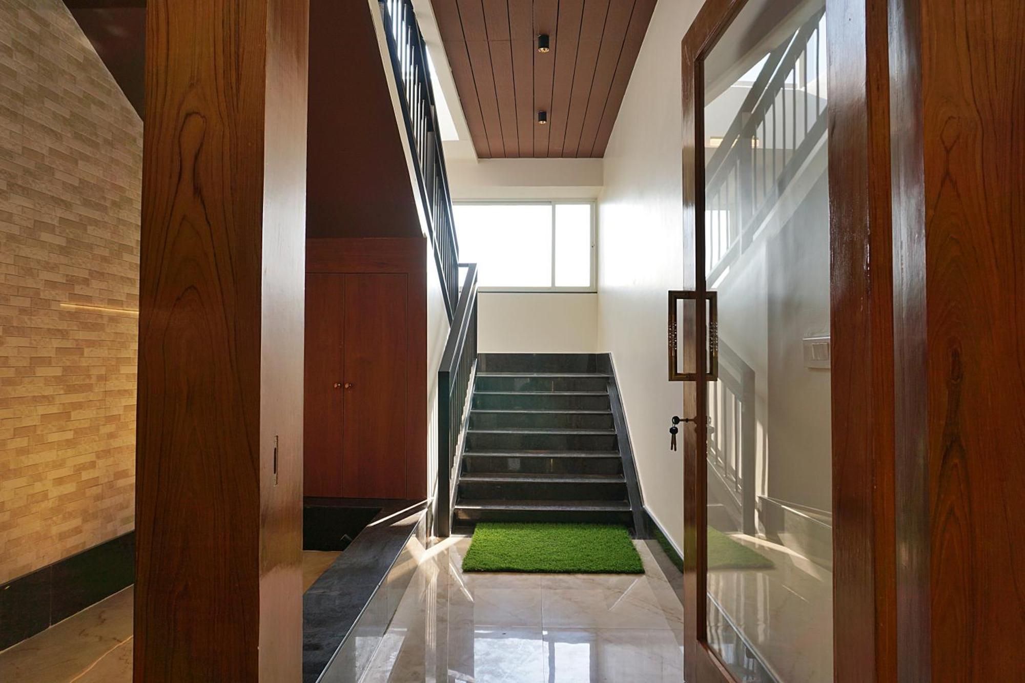 The Pentouz On 100 Feet Road Indiranagar - An Urban Luxury Retreat Apartment Бангалор Екстериор снимка