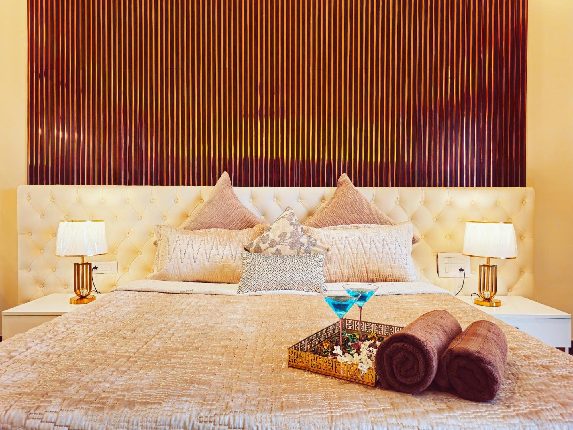 The Pentouz On 100 Feet Road Indiranagar - An Urban Luxury Retreat Apartment Бангалор Екстериор снимка